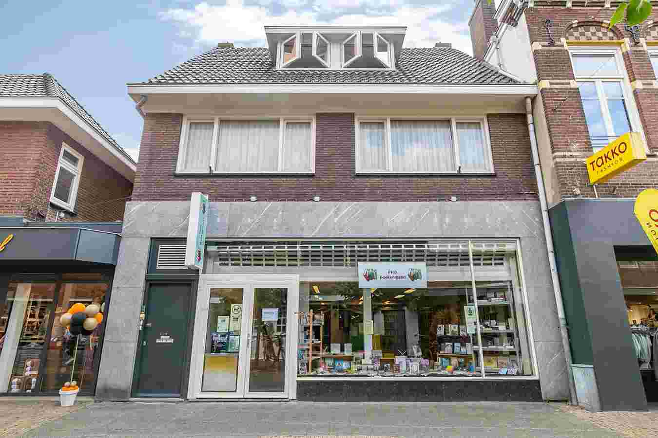 Dorpsstraat 23