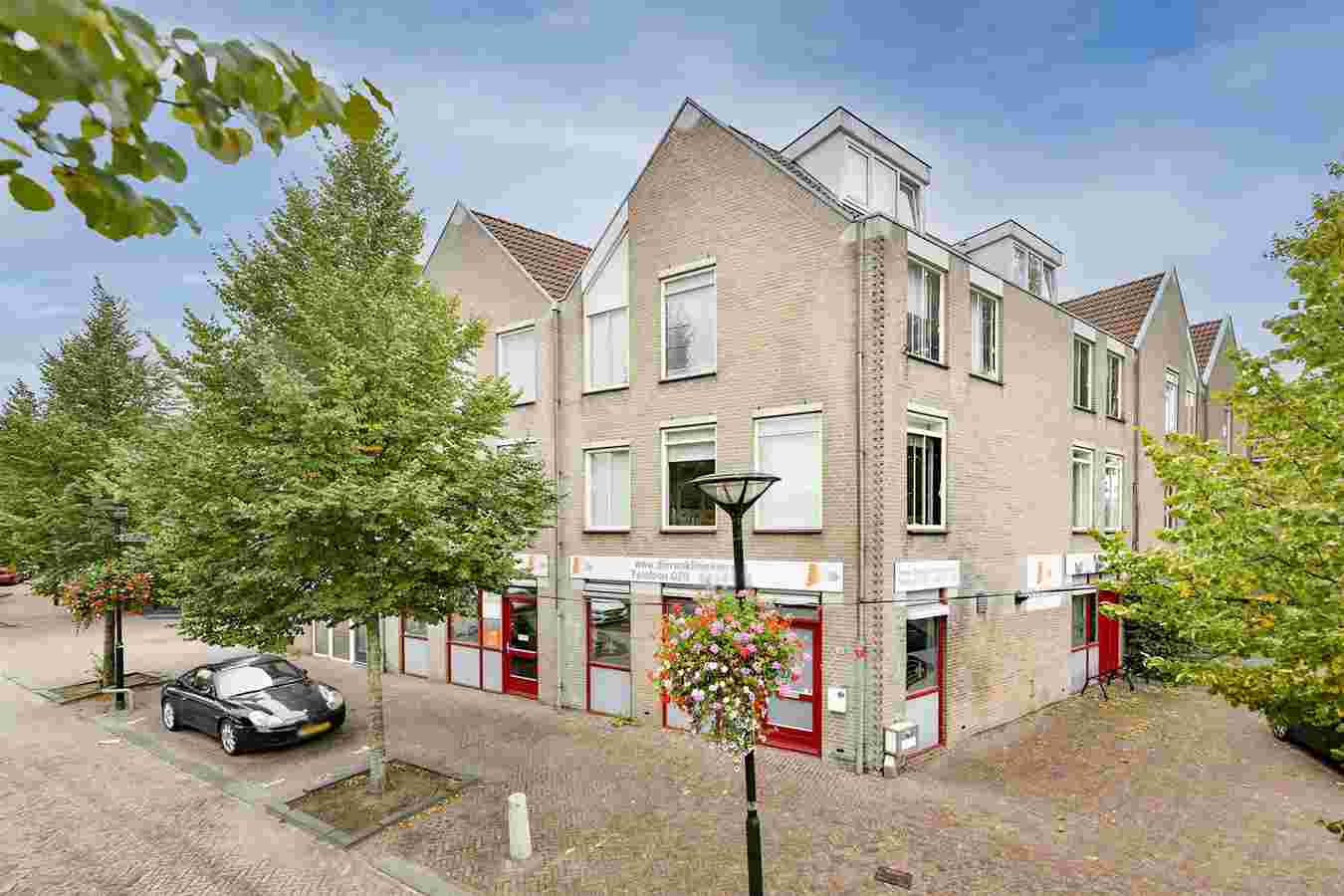 Dorpsstraat 19