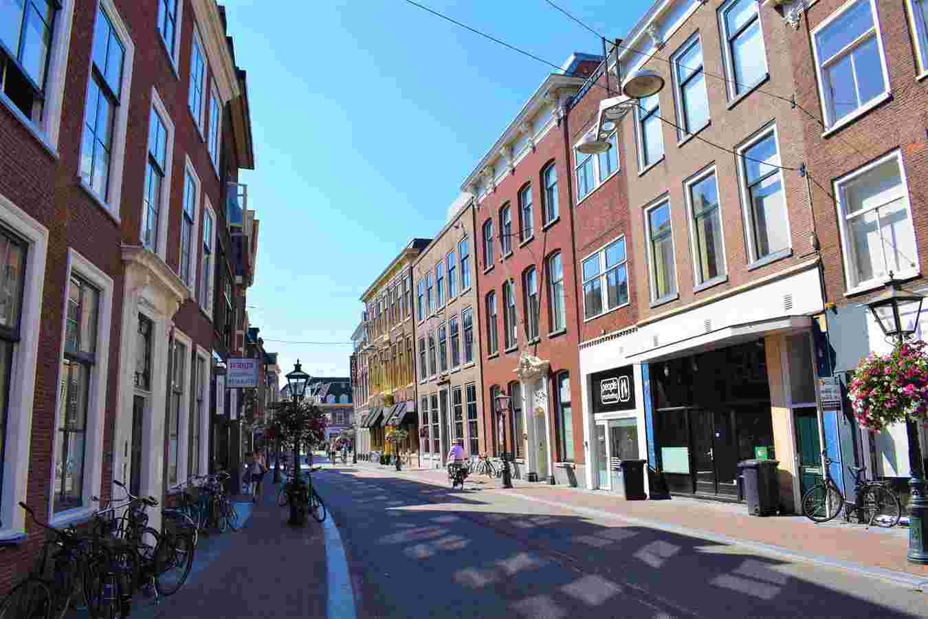 Breestraat 24