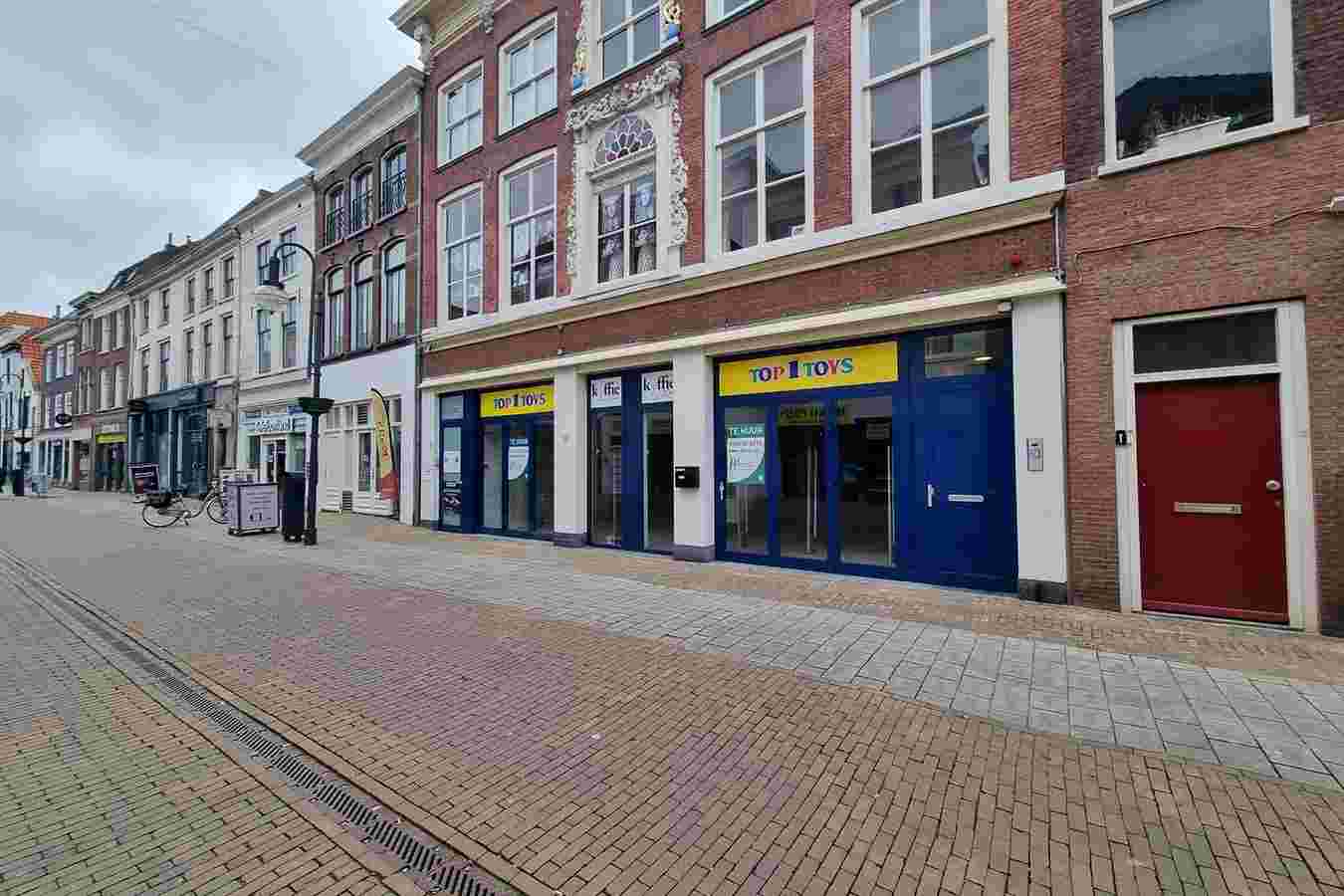 Gasthuisstraat 53 - 55 In Gorinchem - Winkel Met Showroom Huren