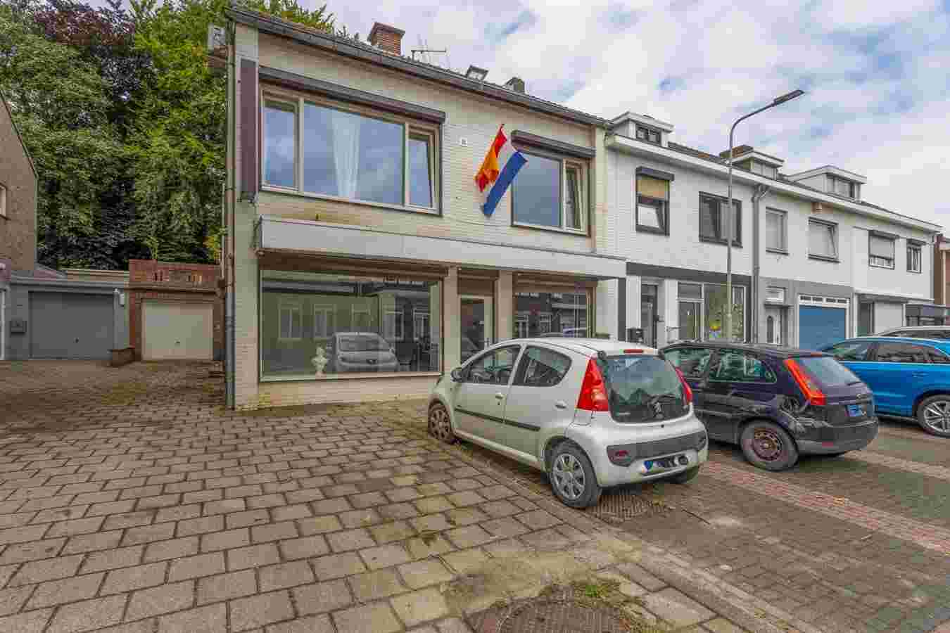 Veestraat 36