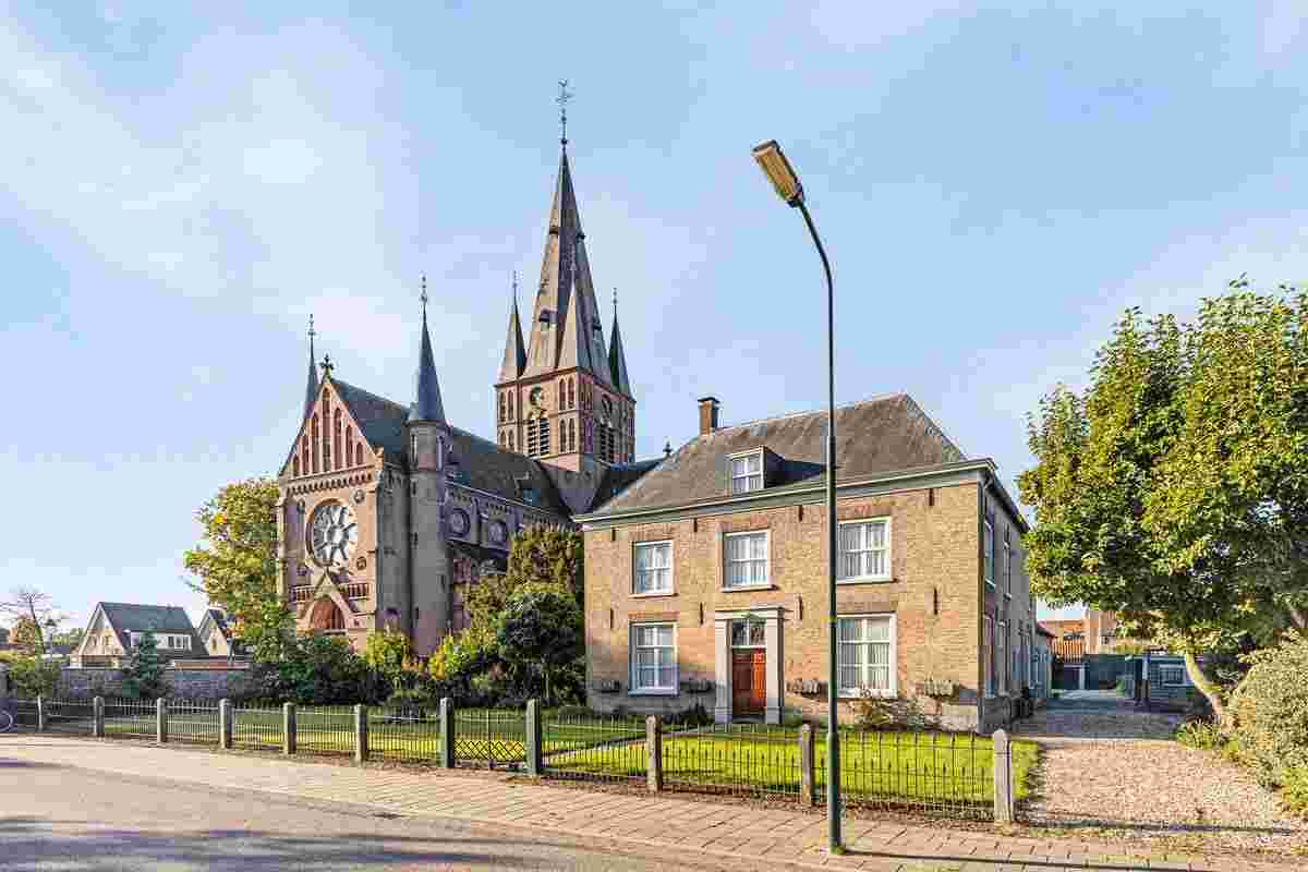 Dorpsstraat 44-48