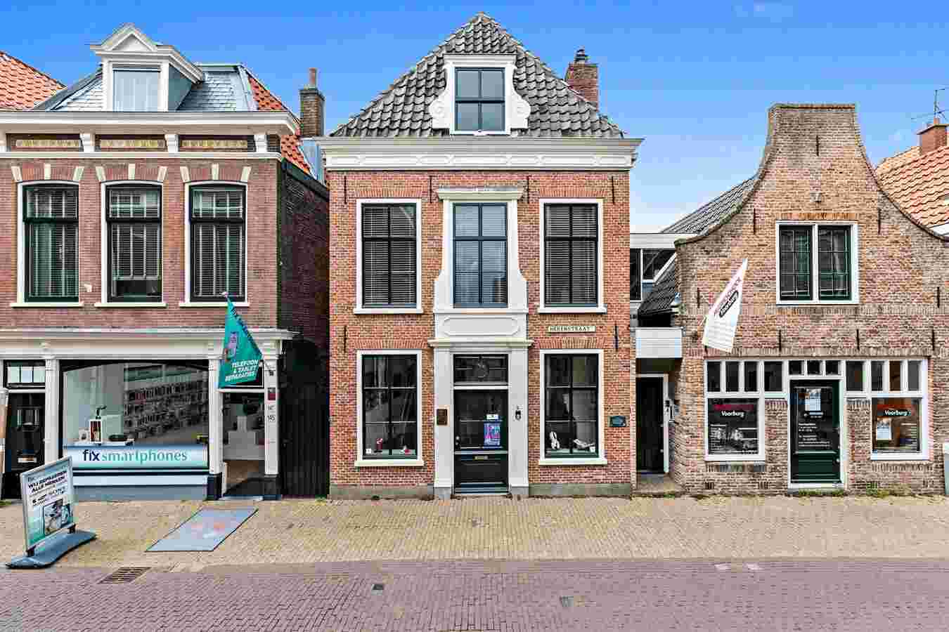 Herenstraat 141-143