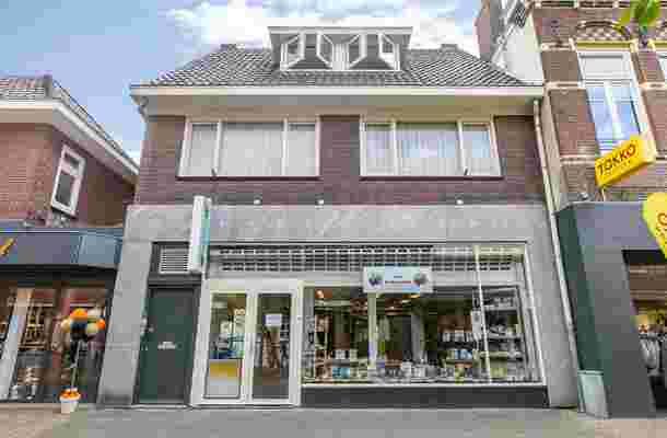 Dorpsstraat 23