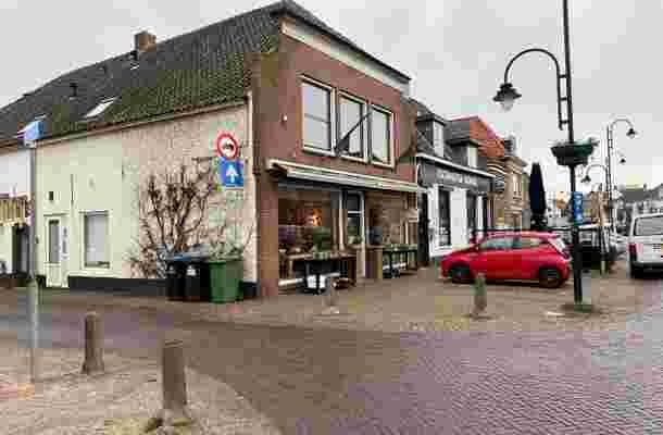 Dorpsstraat 81