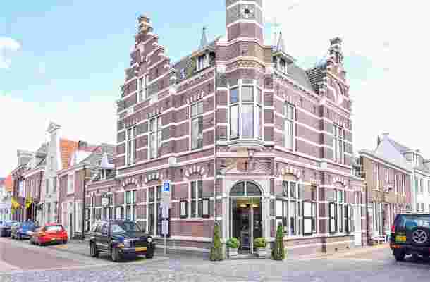 Pastoorstraat 18